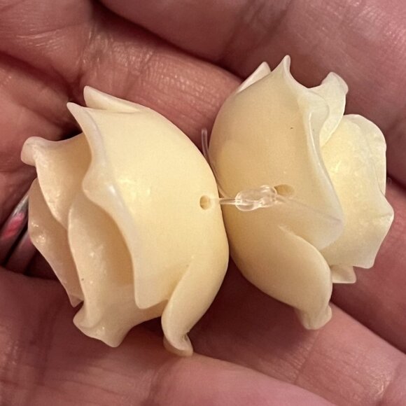 As Low As $2 Small Cream Coraline Resin Grandiflora Rose Beads 30mm x 15mm (2) - Picture 3 of 6